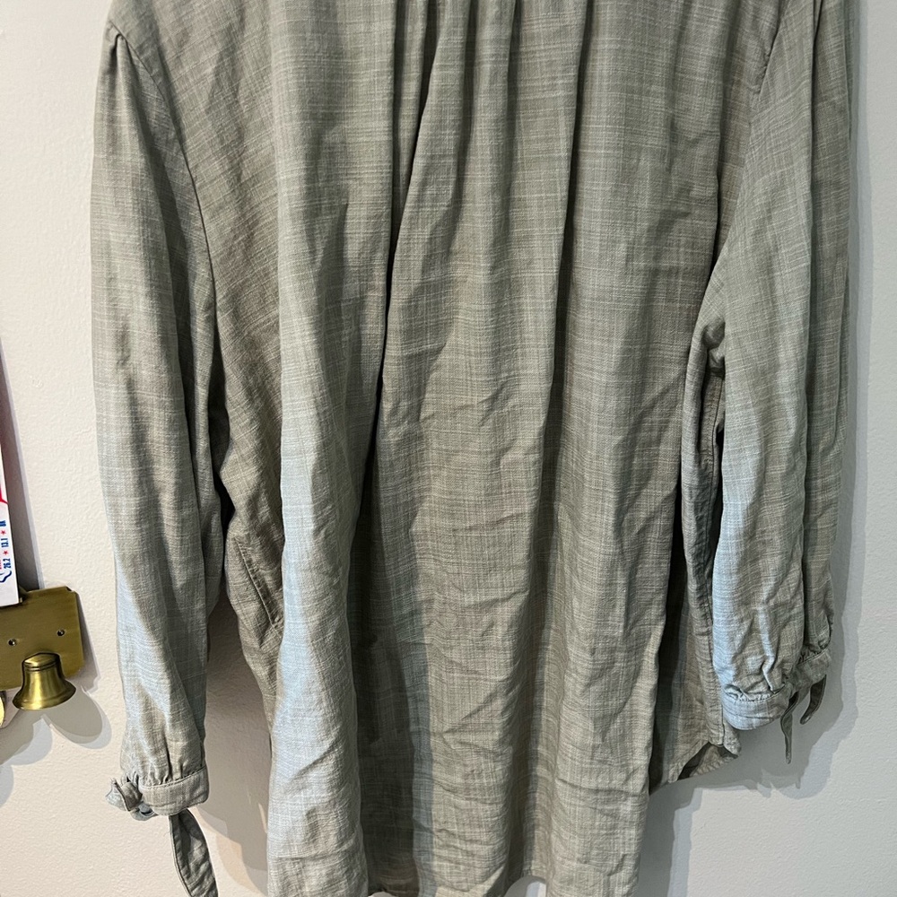 Loft Blouse - Picture 2 of 4